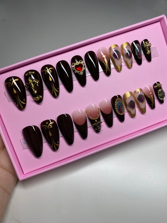 “She prays” 24 pc nail set